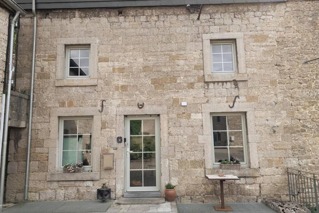 Au Bord Du Ny Villa Hotton Buitenkant foto